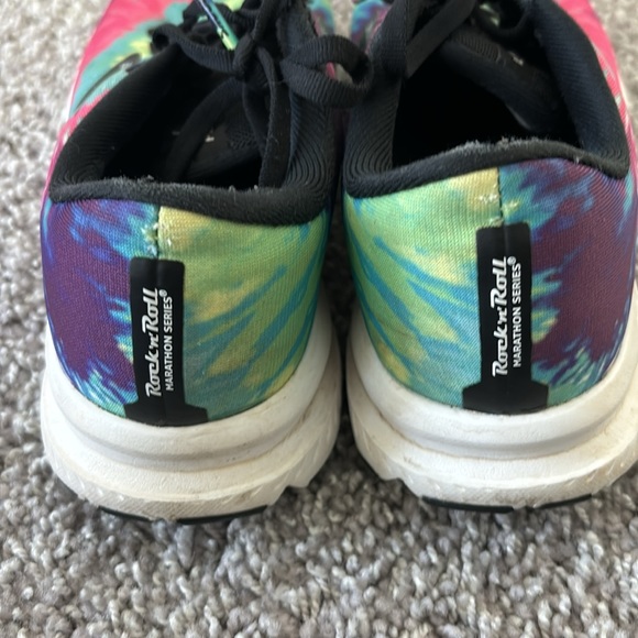 Brooks Tie Dye Launch 7 Shoes - Picture 3 of 8